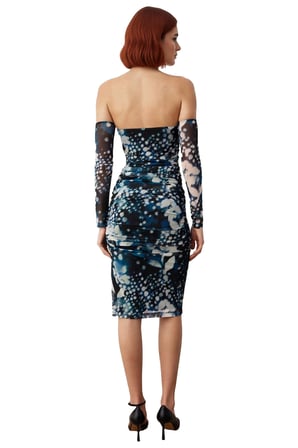 Kadın Bodycon Kesim Carmen Yaka Soyut Desenli Tül Midi Elbise Şık Özel Davetler İçin Mükemmel