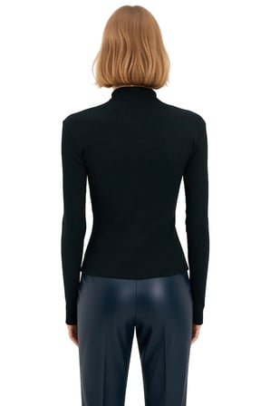 Kadın Beyaz Fitted Vücuda Oturan Dik Yaka Uzun Kol Esnek Örme Bluz Günlük Kullanım İçin İdealdir