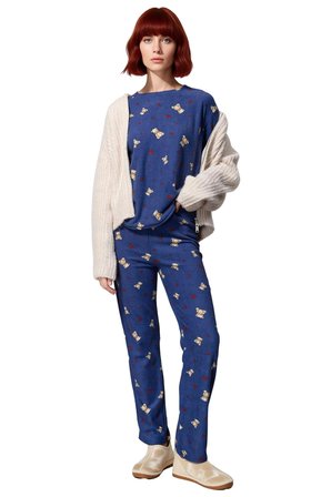 Kadın Ayıcık ve Kalp Desenli Polar Pijama Takımı Fonksiyonel Dayanıklı Kaliteli Konforlu Şık