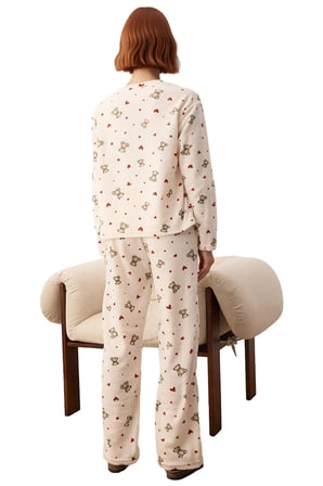 Kadın Ayıcık ve Kalp Desenli Polar Pijama Takımı Fonksiyonel Dayanıklı Kaliteli Konforlu Şık