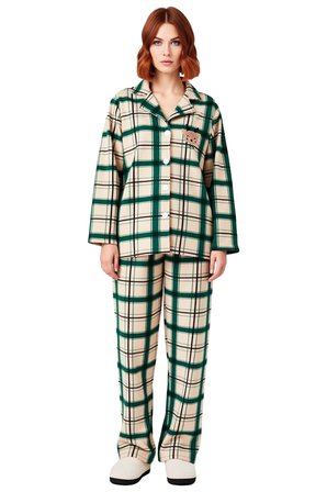 Kadın Ekose Polar Pijama Takımı Nakışlı Gömlek Yaka Fonksiyonel Dayanıklı Kaliteli Estetik