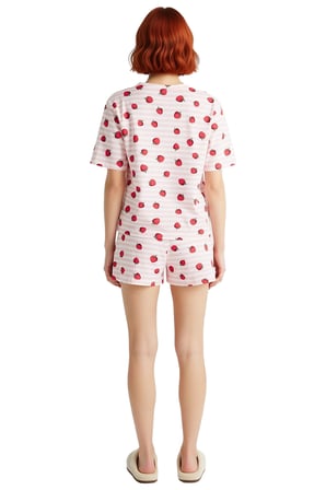 Kadın Yazlık Kısa Kollu Çilekli Pijama Takımı %100 Pamuk Regular Kalıp Konforlu Kesim