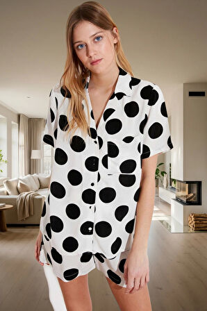 Kadın Puantiyeli Viskon Pijama Takımı Kısa Paça Şortlu Düğmeli Rahat Kalıp Uzun Ömürlü Ve Şık