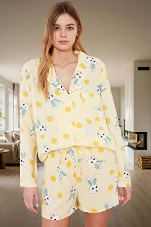 Kadın Tavşan Desenli Viskon Pijama Takımı Şortlu Düğmeli Regular Kalıp Rahat Ev Giyim Şık Görünüm