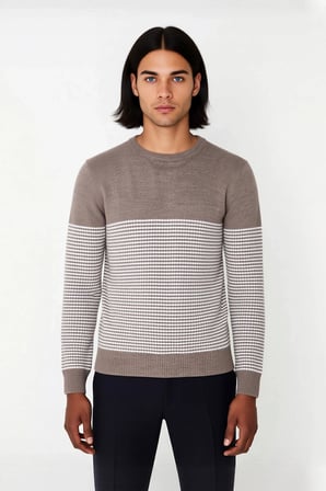 Erkek Slim Fit Bisiklet Yaka Çizgili Triko Kazak Kış Günleri İçin Modern ve Rahat Bir Seçenek