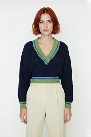 Kadın Oversize V Yaka Renk Bloklu Triko Kazak Soğuk Havalar İçin Basic Crop Uzun Kol Stil.