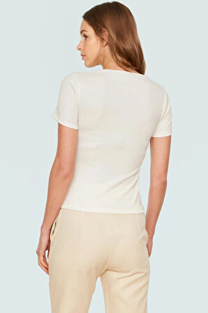 Fitted Vücuda Oturan Kalp Yaka Kısa Kollu Örme Bluz Yazlık Günlük Kombin Rahat Kullanım