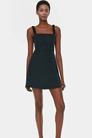 Feminen Fırfırlı Detaylı Mini Elbise A Line Kalıp Dokuma Kumaş Profesyonel Görünüm Kaliteli İşçilik