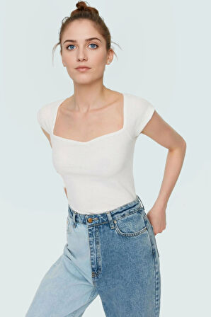 Fitted Örme Bluz Kalp Yaka Yazlık Günlük Premium Kalite Kullanım İçin Modern Stil