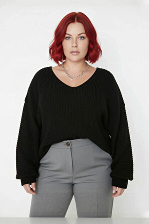 Büyük Beden Kadın V Yaka Düz Selanik Dokuma Kalın Akrilik Triko Kazak Kış Şıklığı İçin İdeal