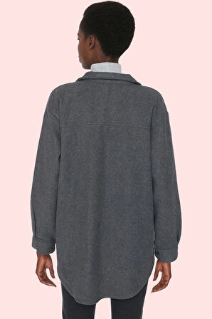 Kadın Oversize Kaşe Dokuma Gömlek Düz Desen Günlük Kullanım İçin Yaz Aylarının Vazgeçilmezi