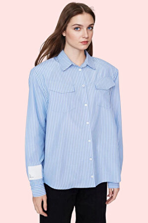 Kadın Çizgili Gömlek Yaka Cep Detaylı Pamuklu Günlük Kombinler İçin Yaz Aylarının Vazgeçilmezi