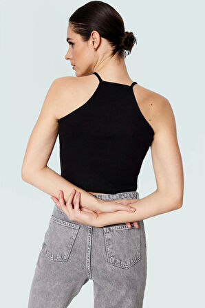 Taş Detaylı Crop Bluz Pamuklu Örme Fitted Kalıp Özel Tasarım Konforlu Kesim Seçkin Malzeme