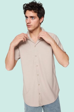 Erkek Regular Fit Apaş Yaka Kısa Kollu Gömlek Rahat Günlük Kullanım Yaz Aylarının Vazgeçilmezi
