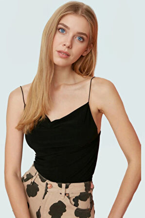 Fitted Vücuda Oturan Degaje Yaka Esnek Örme Bluz Rahat Kullanım Mükemmel Uyum Şık Görünüm