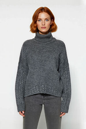 Kadın Oversize Balıkçı Yaka Triko Kazak Kış Günleri İçin Konforlu Düşük Kol Saç Örgülü Tasarım