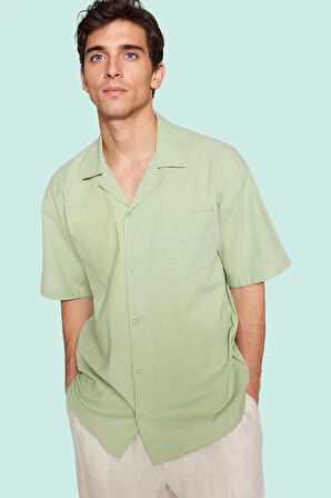 Erkek Oversize Fit Kısa Kollu Pamuklu Gömlek Apaş Yaka Düz Desen Günlük Stil Modern Tasarım