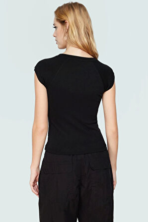 Yazlık Bisiklet Yaka Fitted Viskon Bluz Şık Görünüm Mükemmel Uyum