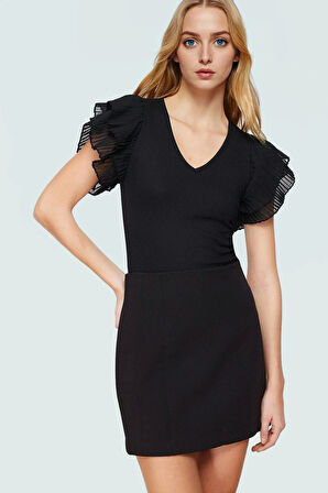 V Yaka Örme Bluz Katlı Tül Detaylı Kollar Yazlık Günlük Premium Kalite Mükemmel Uyum