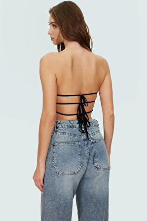 Dik Yaka Crop Bluz Örme Kumaştan Sırt Detaylı Yazlık Profesyonel Görünüm Şık