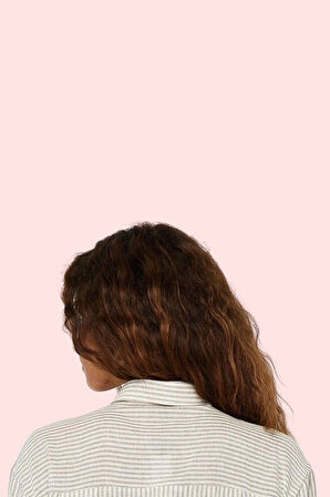 Kadın Oversize Çizgili Keten Görünümlü Gömlek Günlük Stil Hafta Sonu Yaz Aylarının Vazgeçilmezi