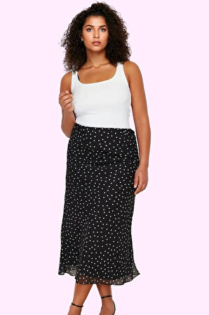 Kadın Maxi Boy Balık Etek Puantiyeli Desen Dokuma Kumaş Günlük Şıklık Yaz Aylarının Vazgeçilmezi