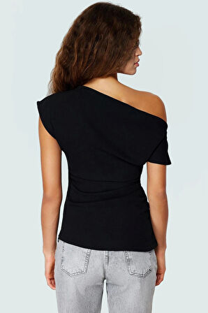 Kayık Yaka Tek Kol Krep Dokuma Bluz Şık Gece Kombinleri İçin Uzun Ömürlü Zarifane Tasarım