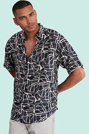 Erkek Desenli Kısa Kollu Gömlek Apaş Yaka Viskoz Rahat Günlük Stiller Yaz Aylarının Vazgeçilmezi