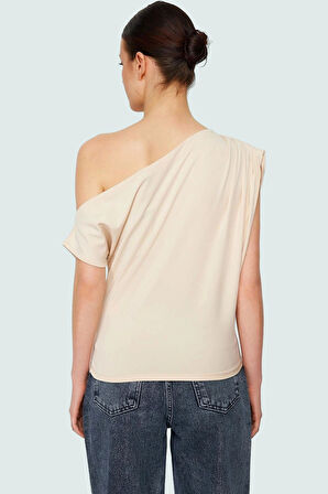 Kadın Asimetrik Yaka Kısa Kollu Örme Bluz Konforlu Kesim Zarifane Tasarım Profesyonel Görünüm