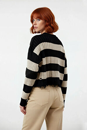 Kadın Oversize Bisiklet Yaka Çizgili Crop Akrilik Triko Kazak Akıtma Detaylı Rahat Şıklık Kaliteli