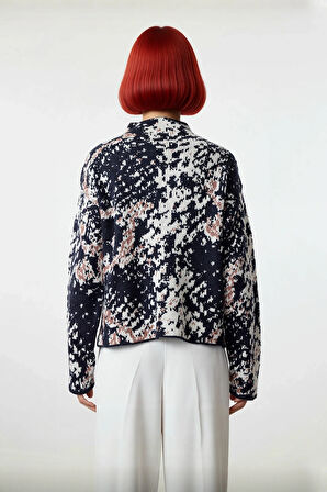 Kadın Oversize Kesim Dik Yaka Animal Desenli Uzun Kollu Triko Kazak Şık Ve Rahat Kullanım.