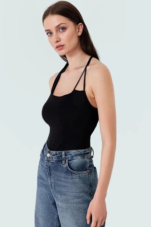 Yazlık Kadın Crop Bluz Viskon Ribana Kumaş Boyundan Bağlamalı Yaka Şık Görünüm
