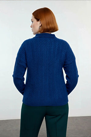 Kadın Regular Kalıp Mavi Saç Örgü Desenli Polo Yaka Düşük Kol Kalın Triko Kazak Kış İçin Harika