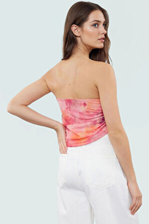 Yazlık Soyut Desenli Crop Bluz Boyundan Bağlamalı Örme Tül Kumaş Modern Stil Şık Görünüm