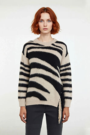 Kadın Oversize Bisiklet Yaka Zebra Desenli Akrilik Triko Kazak Kışlık Kombinlerin Vazgeçilmezi