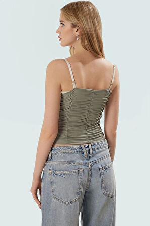 Yazlık Poliamid Crop Bluz İnce Askılı Fitted Kalıp Özenle Seçilmiş Modern Stil