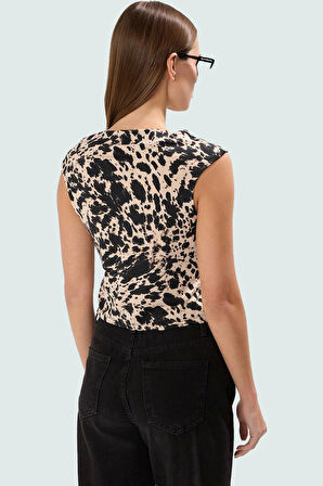 Asimetrik Kolsuz Fitted Bluz Çok Desenli Polyester Yazlık Konforlu Kesim Özel Tasarım