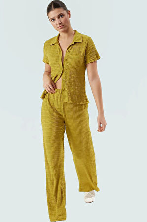 Kadın Örme Dokulu Kısa Kollu Gömlek Yaka Bluz ve Geniş Paça Pantolon Takım Özel Tasarım