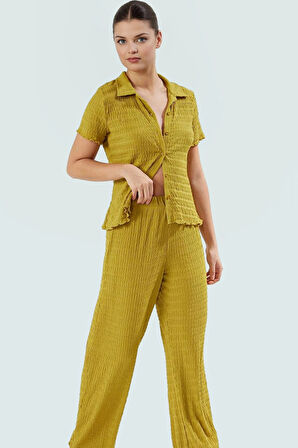 Kadın Örme Dokulu Kısa Kollu Gömlek Yaka Bluz ve Geniş Paça Pantolon Takım Özel Tasarım