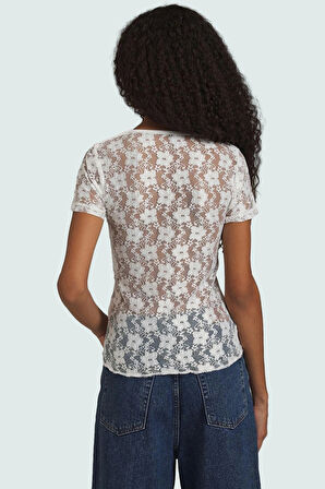 Dantel V Yaka Fitted Bluz Yazlık Şıklık Kaliteli İşçilik Konforlu Kesim Rahat Ve Şık