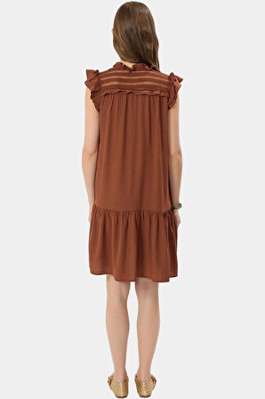 Yazlık Kısa Mini Elbise Viskoz Polyester Crinkle Dokuma Nakış Detaylı Rahat Kullanım