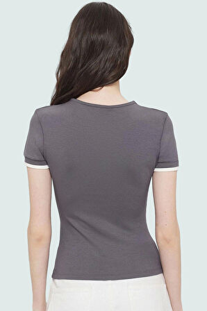 Kadın V Yaka Kısa Kollu Fitted Viskon Ribana Bluz Günlük Kullanım Konforlu Kesim Rahat Ve Şık