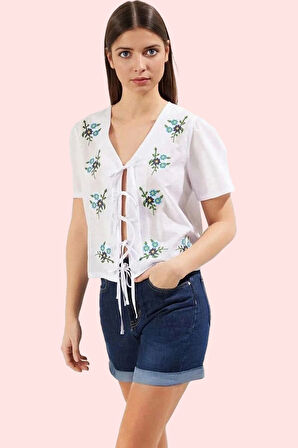 Kadın Nakış Detaylı V Yaka Kısa Kollu Gömlek Pamuk Günlük Kullanım Yaz Aylarının Vazgeçilmezi