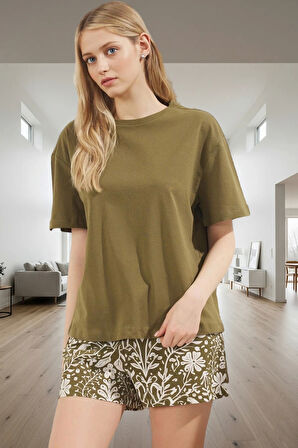 Kadın Çiçekli Pamuklu Kısa Kol Pijama Takımı Mükemmel Uyum Rahat Ve Şık Trend Tasarım