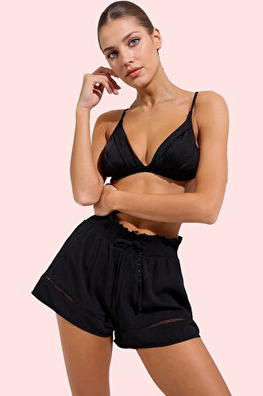 Kadın Kısa Boy Straight Kalıp Dokuma Plaj Şort Düz Desen Fırfırlı Detay Yaz Aylarının Vazgeçilmezi