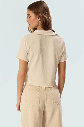 Kadın Kısa Kollu Fitted Polo Yaka Örme Bluz Günlük Kullanım İçin Dayanıklı Malzeme