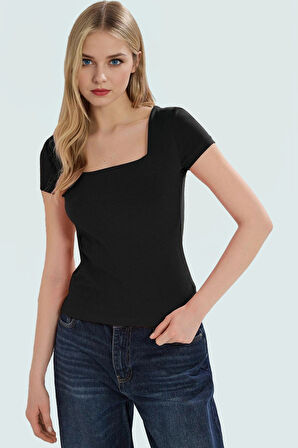 Kare Yaka Fitted Likralı Penye Bluz Yazlık Günlük Kullanım Trend Tasarım Konforlu Kesim