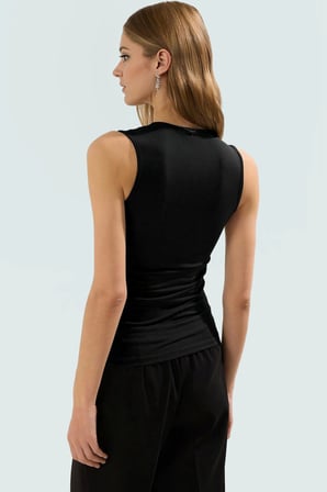 Fitted Kolsuz Örme Bluz Asimetrik Yaka Günlük Stil Profesyonel Görünüm Modern Şık
