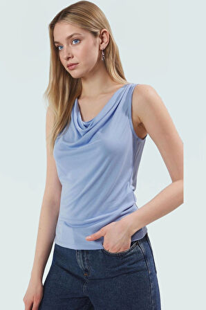 Yazlık Modal Örme Bluz Fitted Kalıp Degaje Yaka Rahat Günlük Stil Kullanım İçin