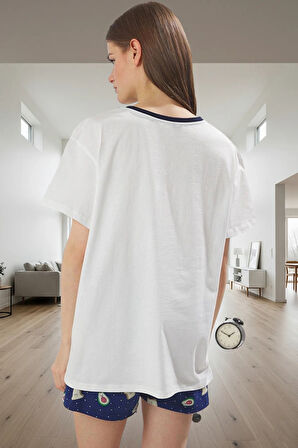 Kadın Yazlık Pamuklu Pijama Takımı Regular Kalıp Avokado Desenli Seçkin Malzeme Mükemmel Uyum